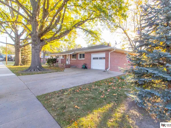 1931 Connie Rd, Lincoln, NE 68502