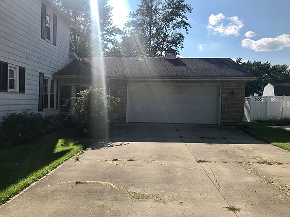 5th image of 208 N Brayer St
