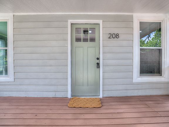 5th image of 208 E Carson St