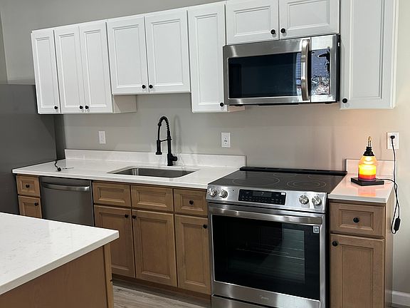 4th image of 3168 Oregon Ave #1S