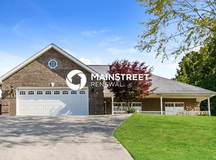 335 Flora Dr, Lenoir City, TN 37771