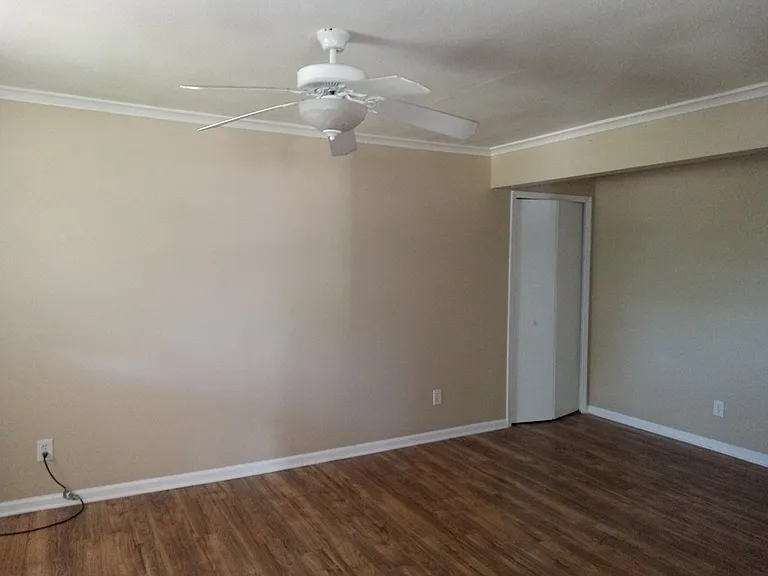 12710 N Saginaw Main House — Photo 9