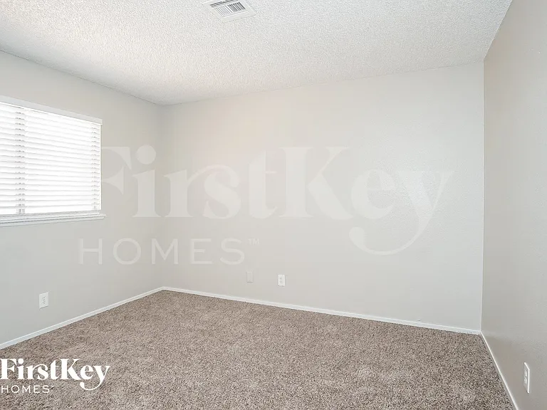 227 Autumn Ct — Photo 12