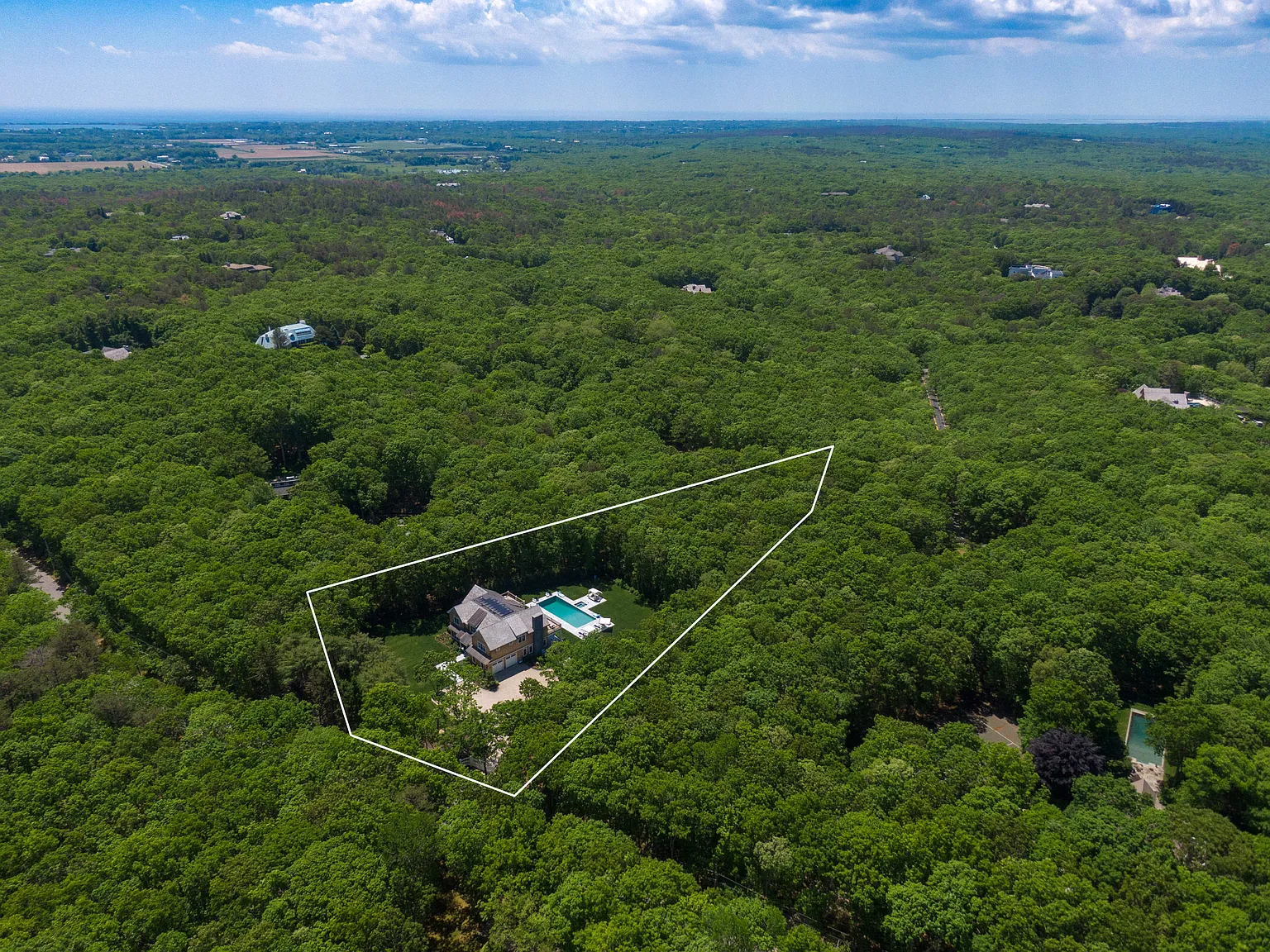 Private gated estate — Photo 4
