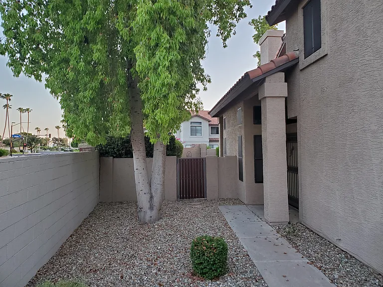 1001 W Antilles Dr — Photo 4