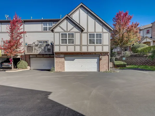 205 Rosehall Dr #205, Lake Zurich, IL 60047