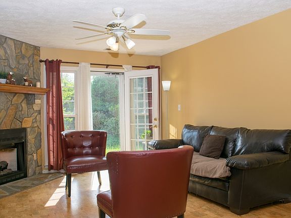 4th image of 484 Kellwood Dr