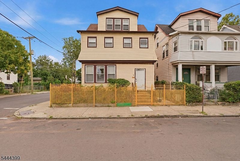 1st image of 74 Smith St