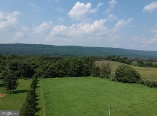 990 Ridge Rd, Grantville, PA 17028