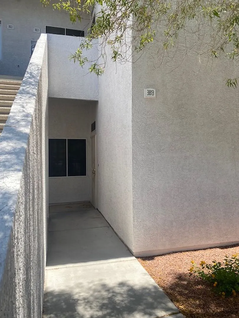 700 Carnegie 3813 — Photo 1