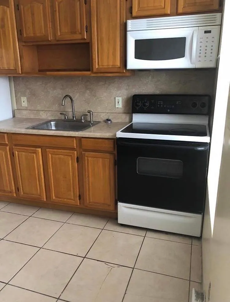 1 bed, 500 sqft, $1,200 — Photo 3