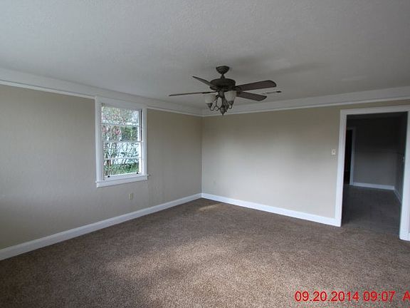 2nd image of 518 Avenue F