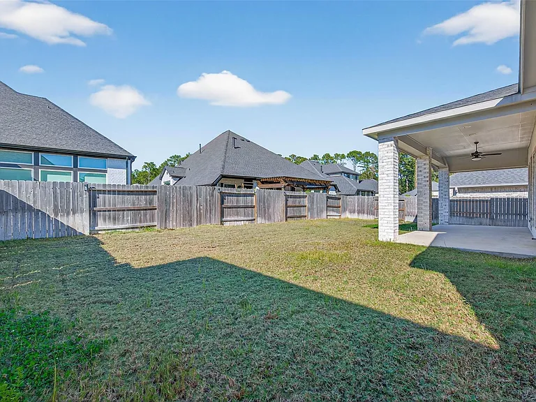 15330 Legacy Park Way — Photo 46