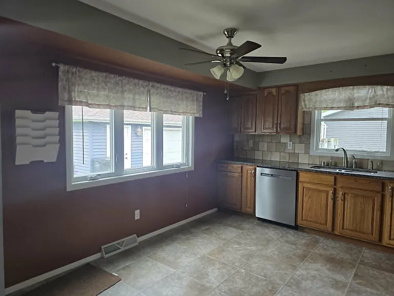 1146 Redwood Ln — Photo 20