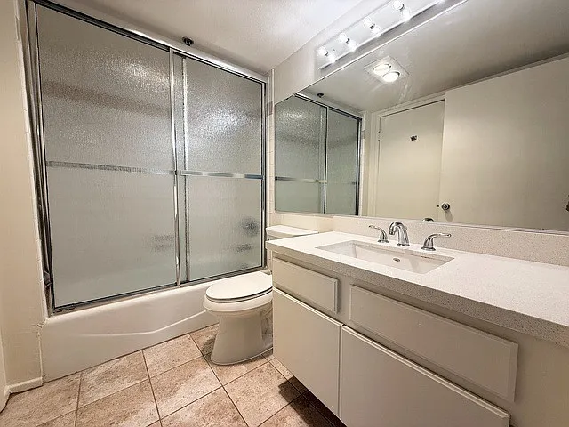 Midvale Towers — Photo 156
