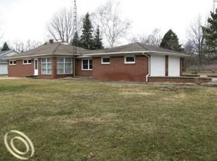 166 W Erie Rd, Temperance, MI 48182