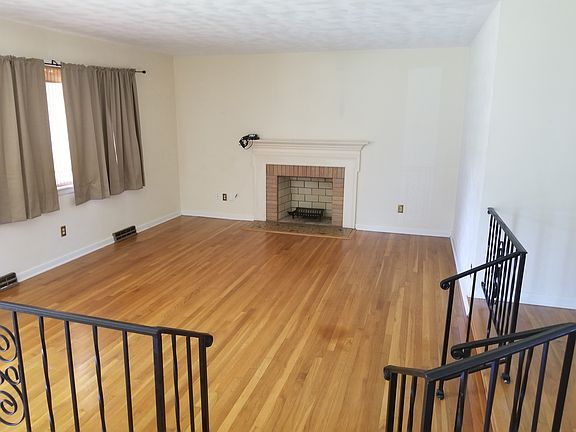 3rd image of 2538 College Blvd