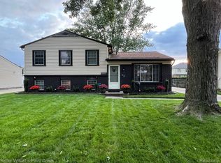 44357 Whithorn Dr, Sterling Heights, MI 48313
