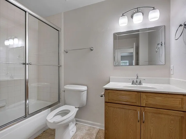 2801 Misty Garden Cir — Photo 15