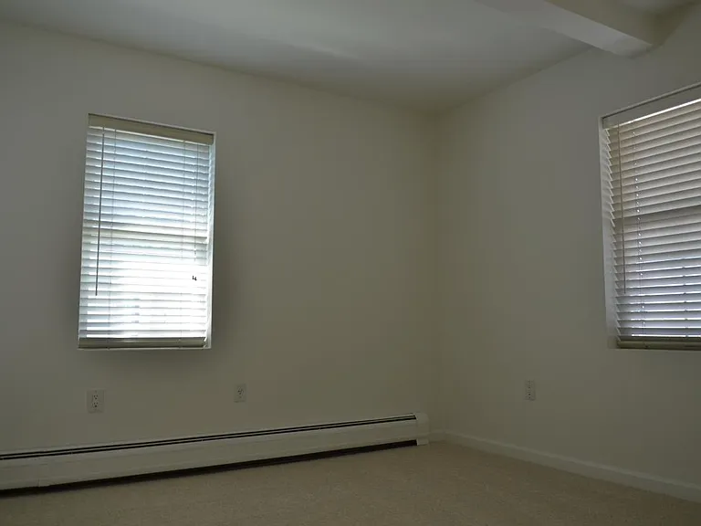 First floor bedroom, second view