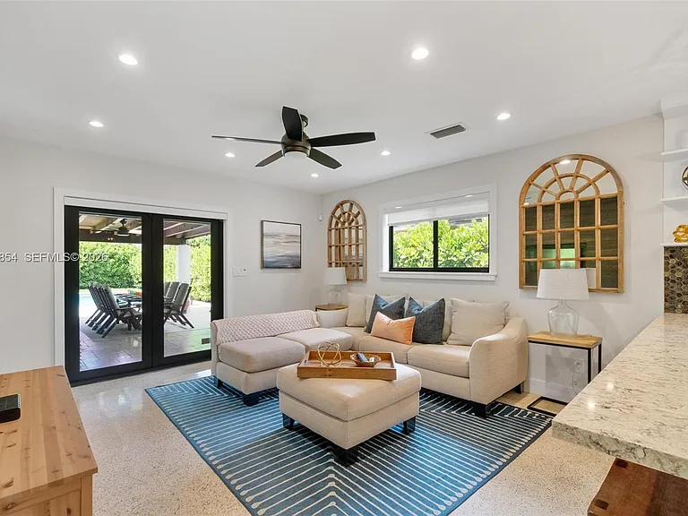 1348 SW 15th St — Photo 3