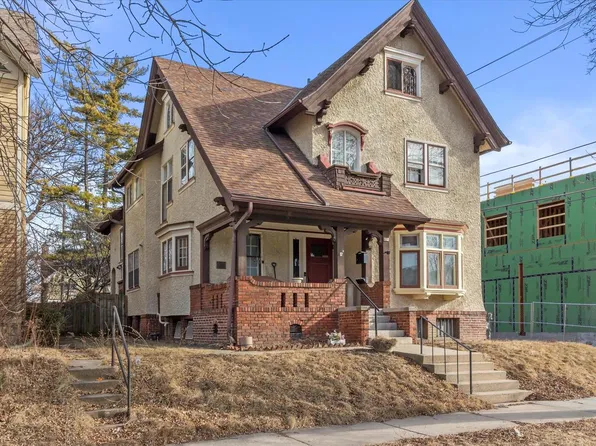 826 N 34th STREET, Milwaukee, WI 53208