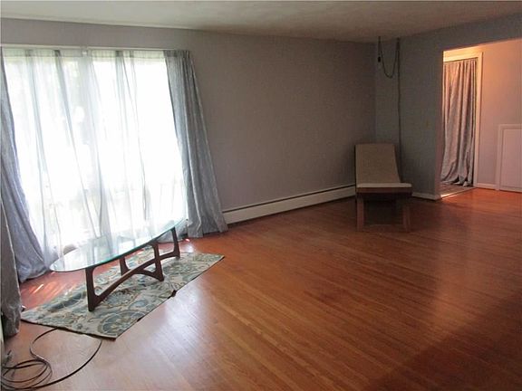 3rd image of 90 Nichols St