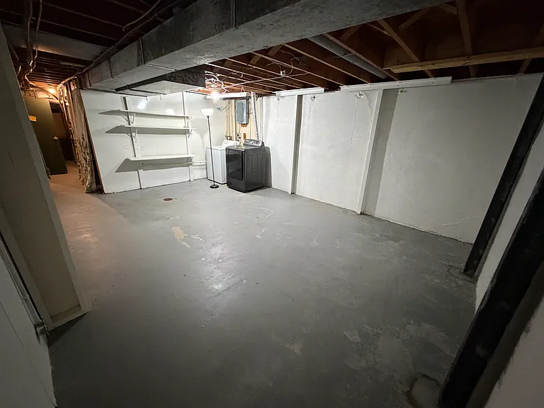 7909 Grandview St — Photo 34
