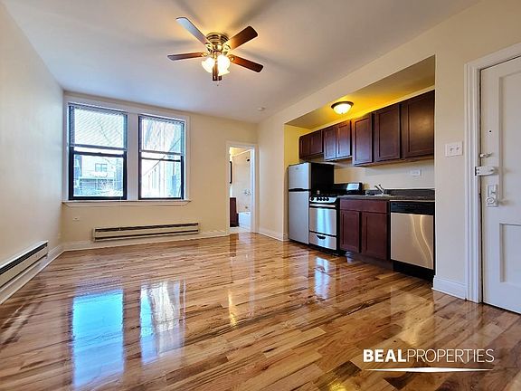 4th image of 818 W Diversey Ave #U