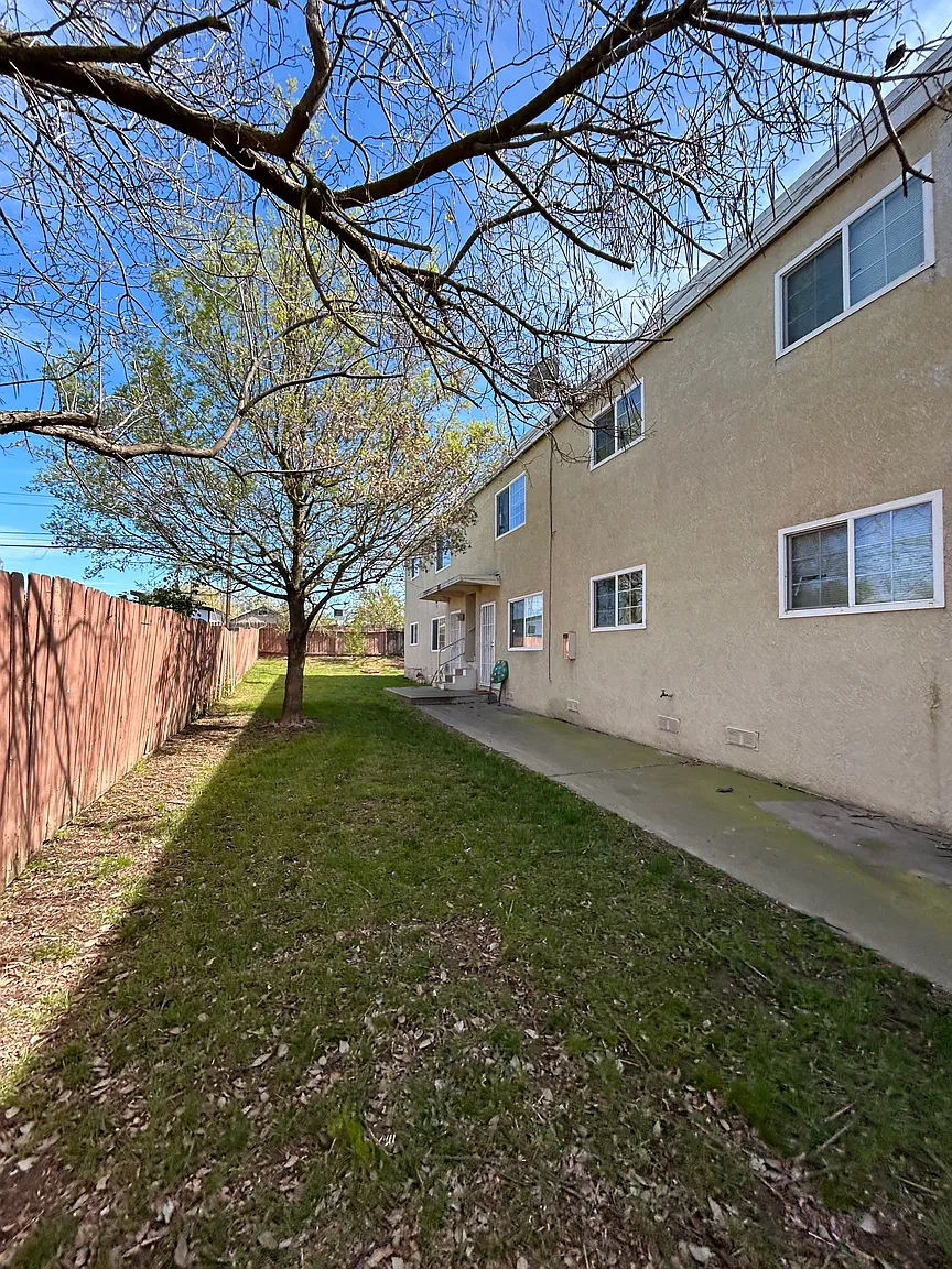 2612 Connie Dr APT 4 photo 1