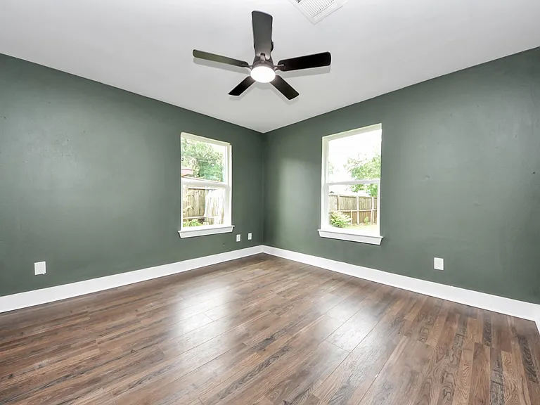 608 Trinity Ln — Photo 26