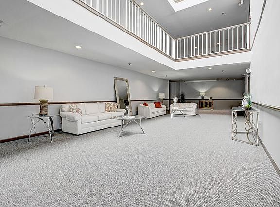 4th image of 2 The Court Of Harborside APT 101