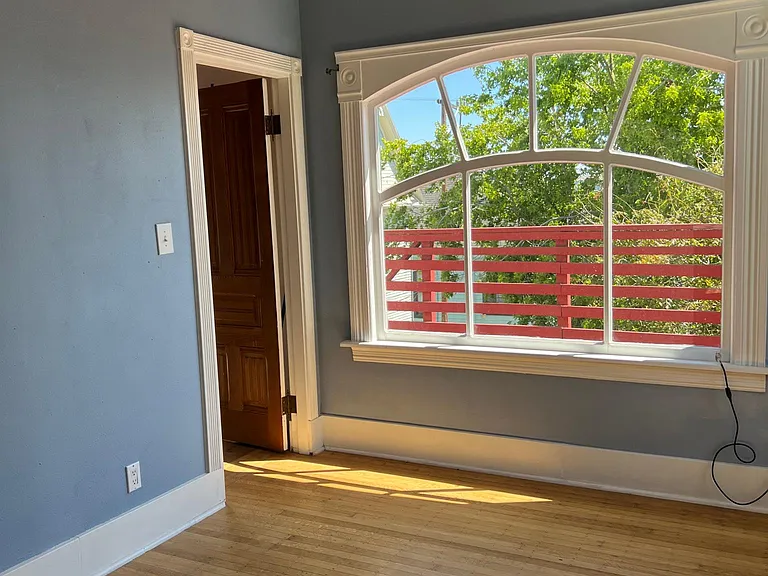 639 Georgia St — Photo 17
