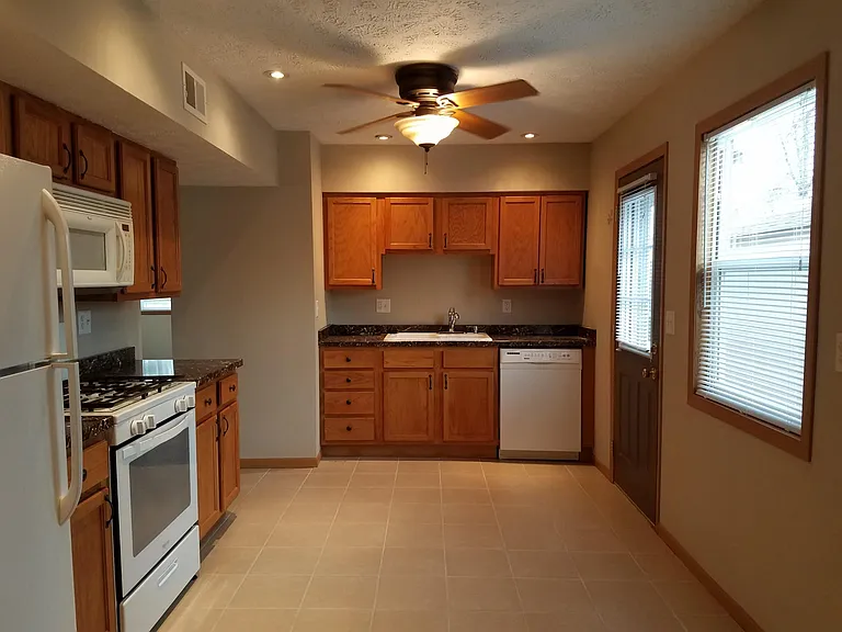 3005 Bel Air Dr — Photo 4