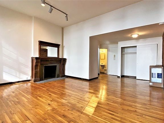 2nd image of 112 W 71st St #2A
