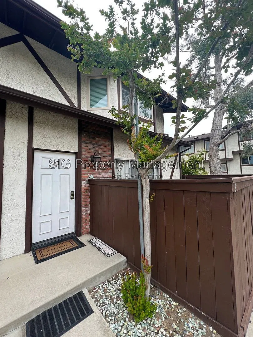 2 bed, 2.5 bath, 1197 sqft, $2,795 — Photo 3