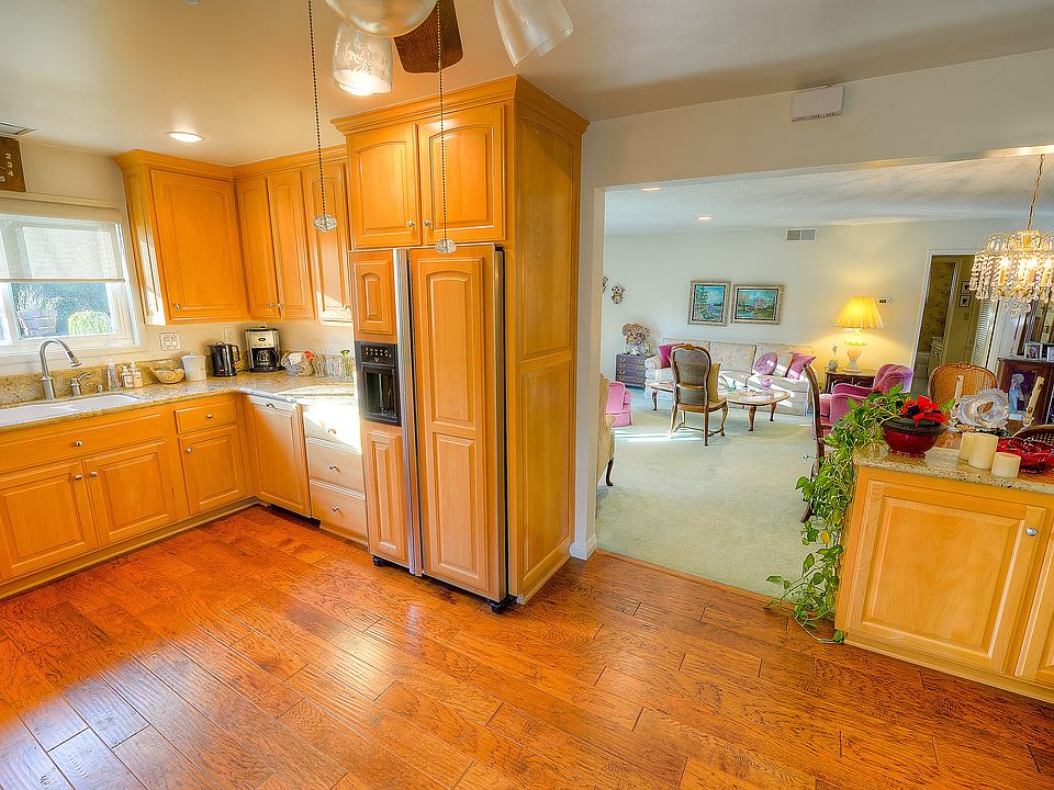 1st image of 153 Stanford Ln