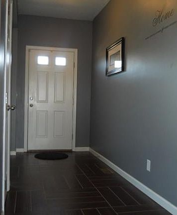 4th image of 407 Greenfield Ln