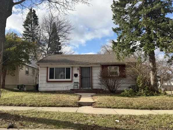5733 West custer AVENUE, Milwaukee, WI 53218