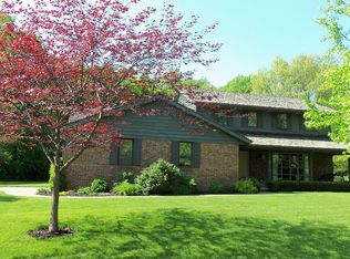 87 Locust Ridge Ct, Morton, IL 61550