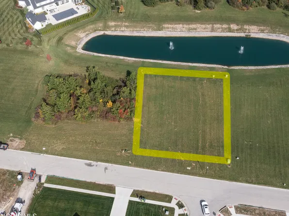 3307 Chapel Creek Dr, Perrysburg, OH 43551