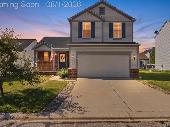 5189 Meadow Crest Cir, Holly, MI 48442