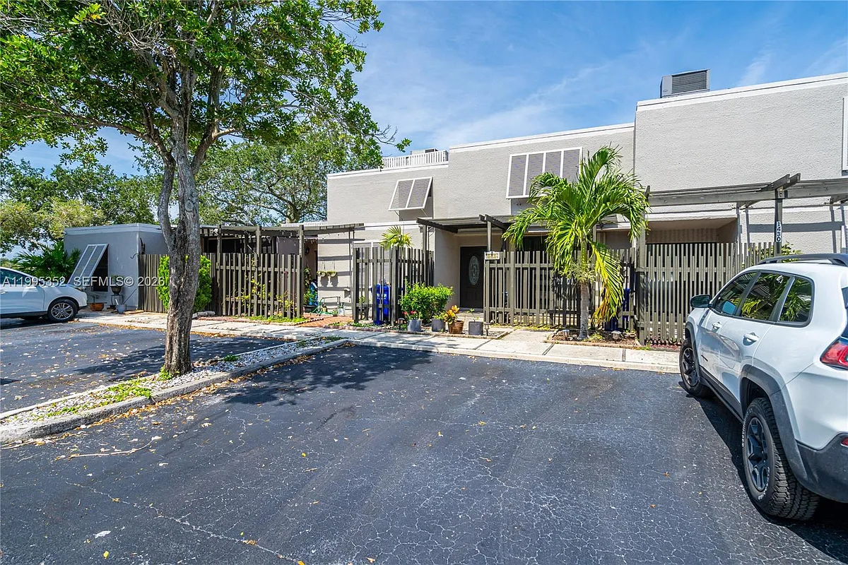Building Photo - 1424 NW 113th Way