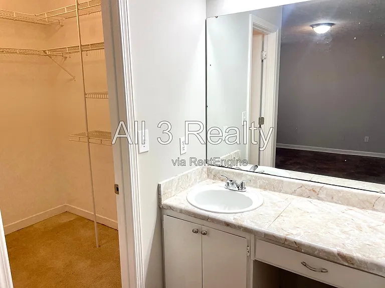 215 Sheraton Ct — Photo 13