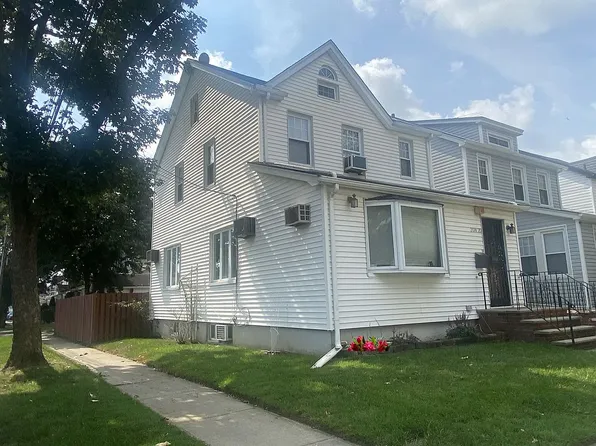 20820 33rd Ave, Bayside, NY 11361