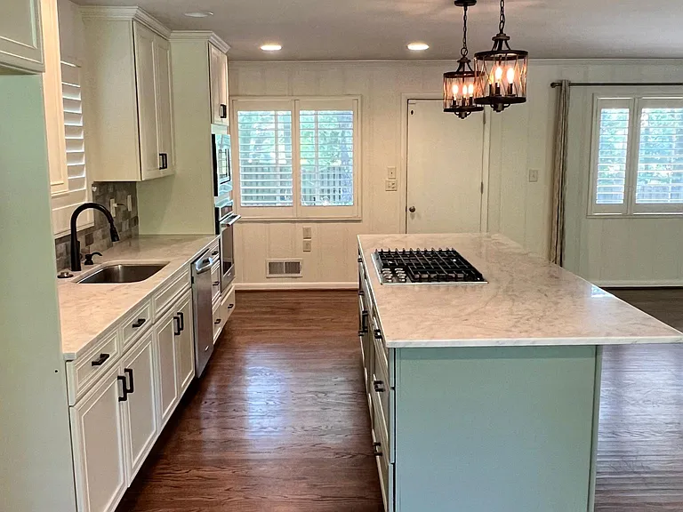 707 Warwick Rd — Photo 9