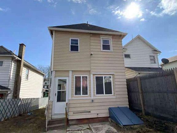 2nd image of 19 Rose Ave