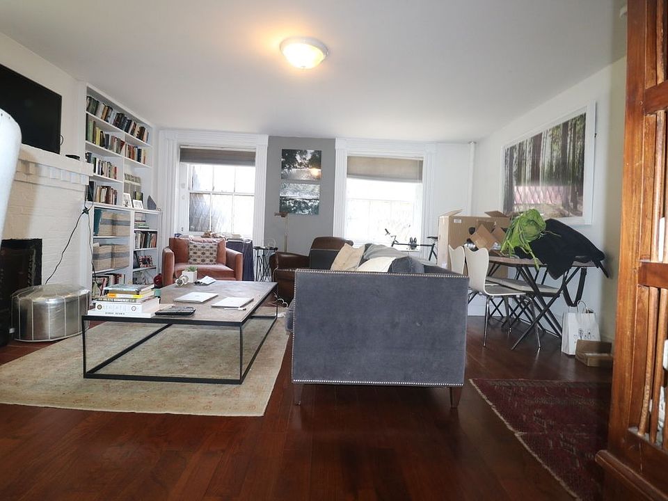 1st image of 129 E 10th St APT 11