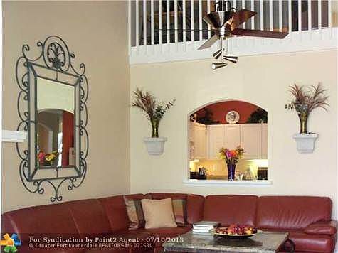 4th image of 508 W Palm Aire Dr