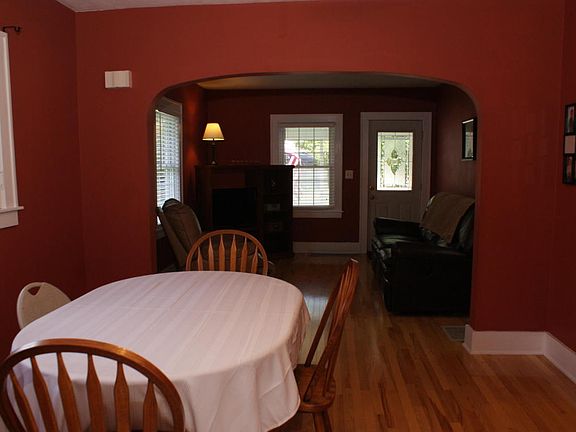 5th image of 608 Graceland St NE